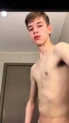 Cute teenager jerking off at home - drtuber