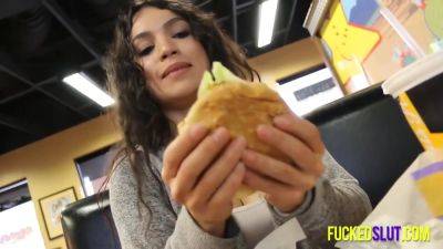 Fit Latina Shows Her In A Restaurant With Sexy Curves - hclips
