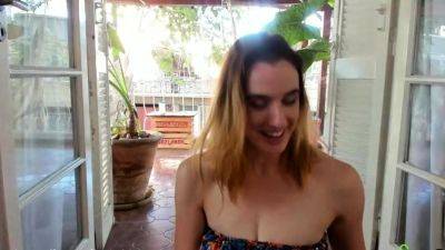 Amateur webcam girl masturbate big dildo - drtuber