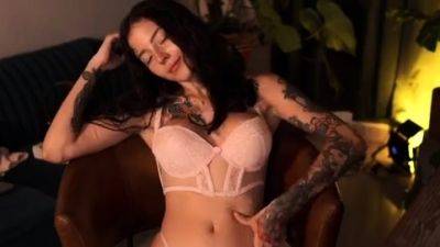 Hottest brunette solo webcam masturbation 2 - drtuber