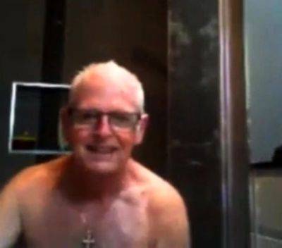 grandpa shower - drtuber