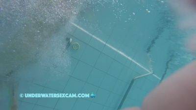 In This Underwater Video We See A Lot Of Piercings And Tattoos - hclips