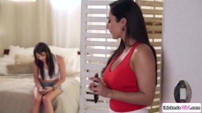 Adria Rae - Cassidy Klein - Reena Sky - Reena Sky, Cassidy Klein And Big T In Stepdaughter Sharing Her Gf With Stepmom - upornia